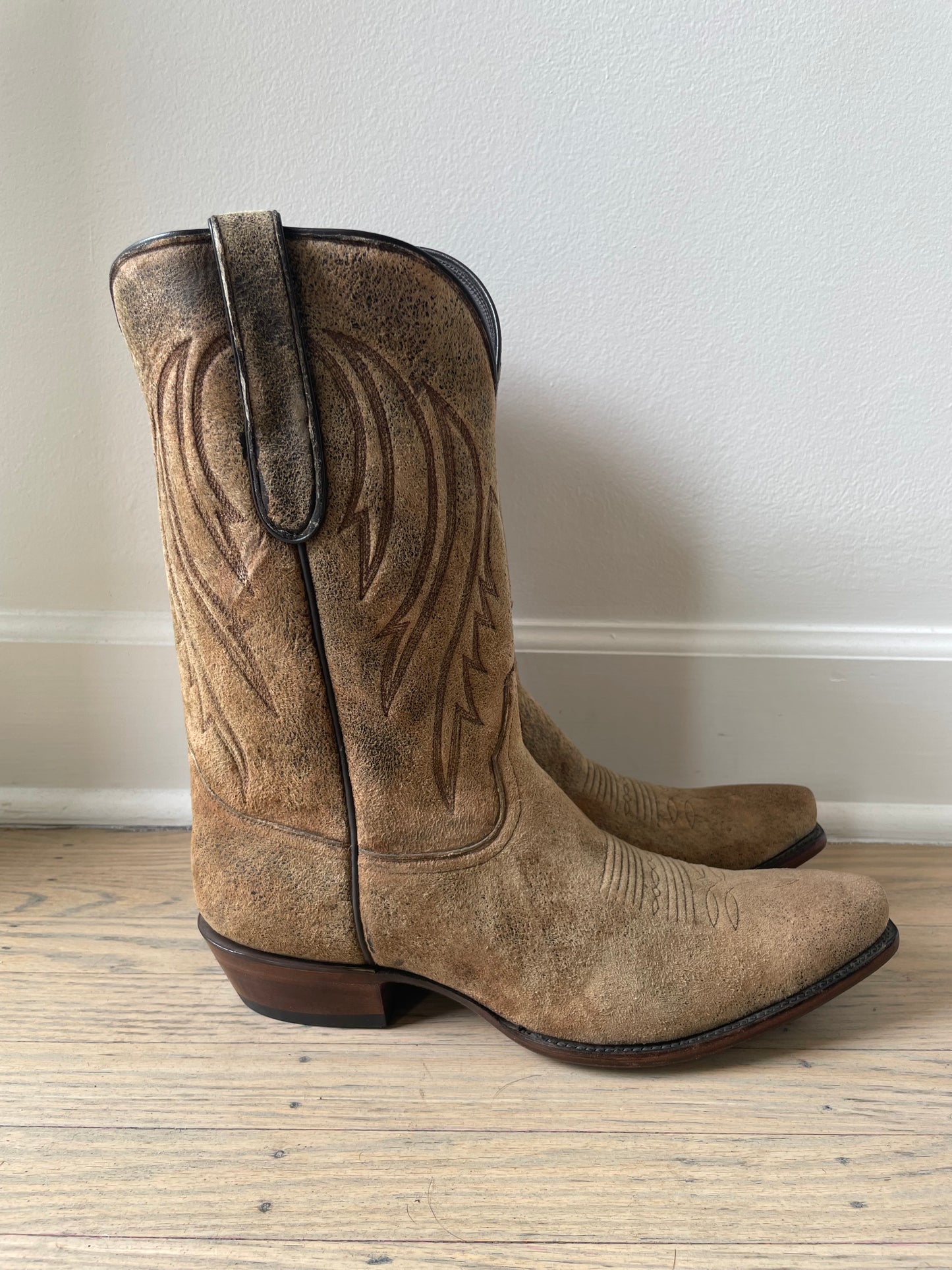 Distressed Camelbreak Lambsuede Cowboy Boot