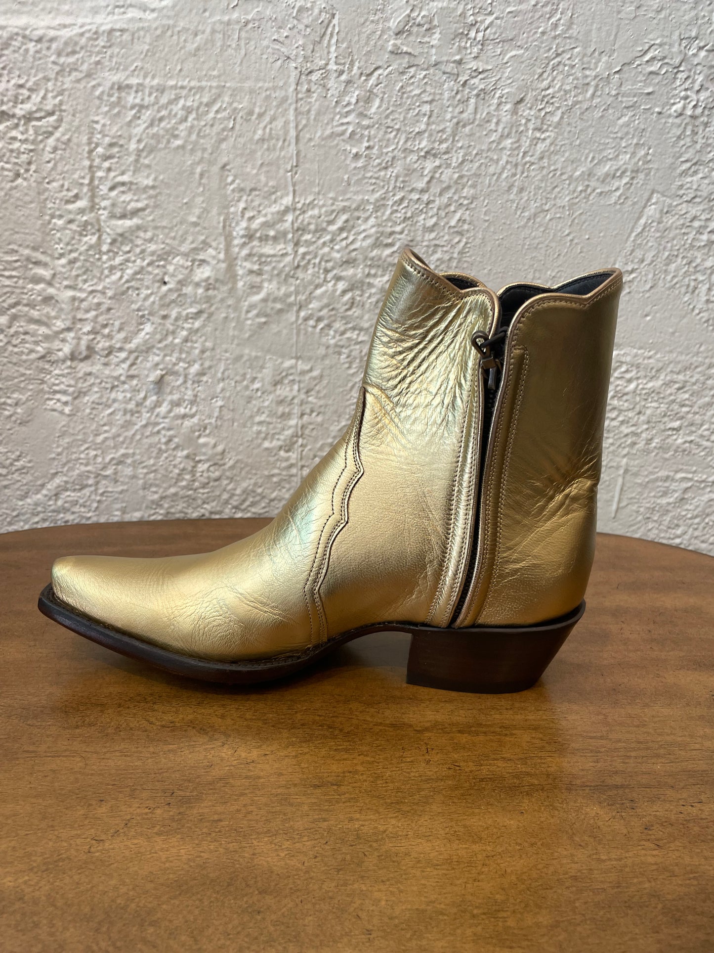 Women’s Calfskin Zip in Metallic Gold