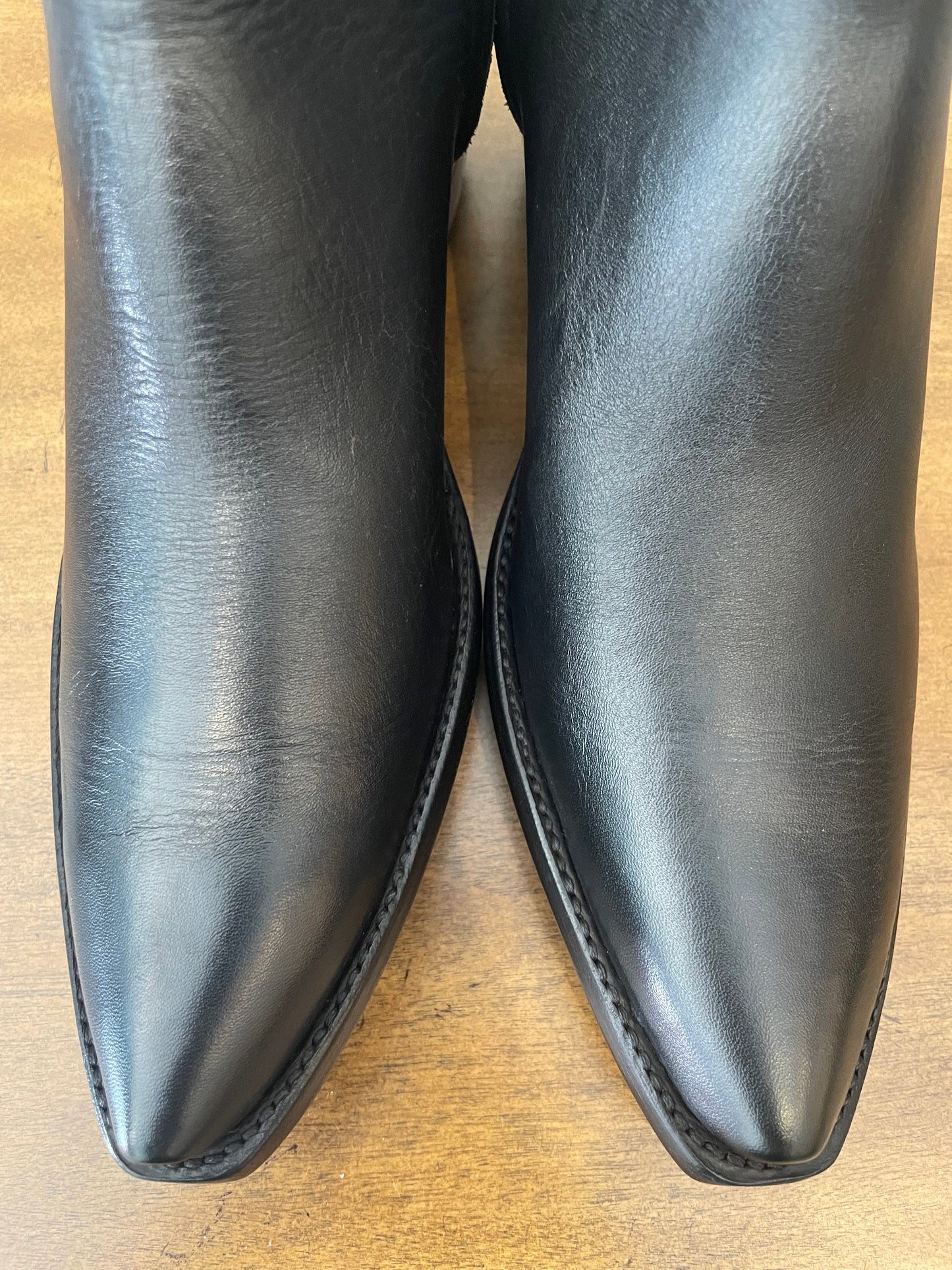 Calfskin Zip in Noir for Women