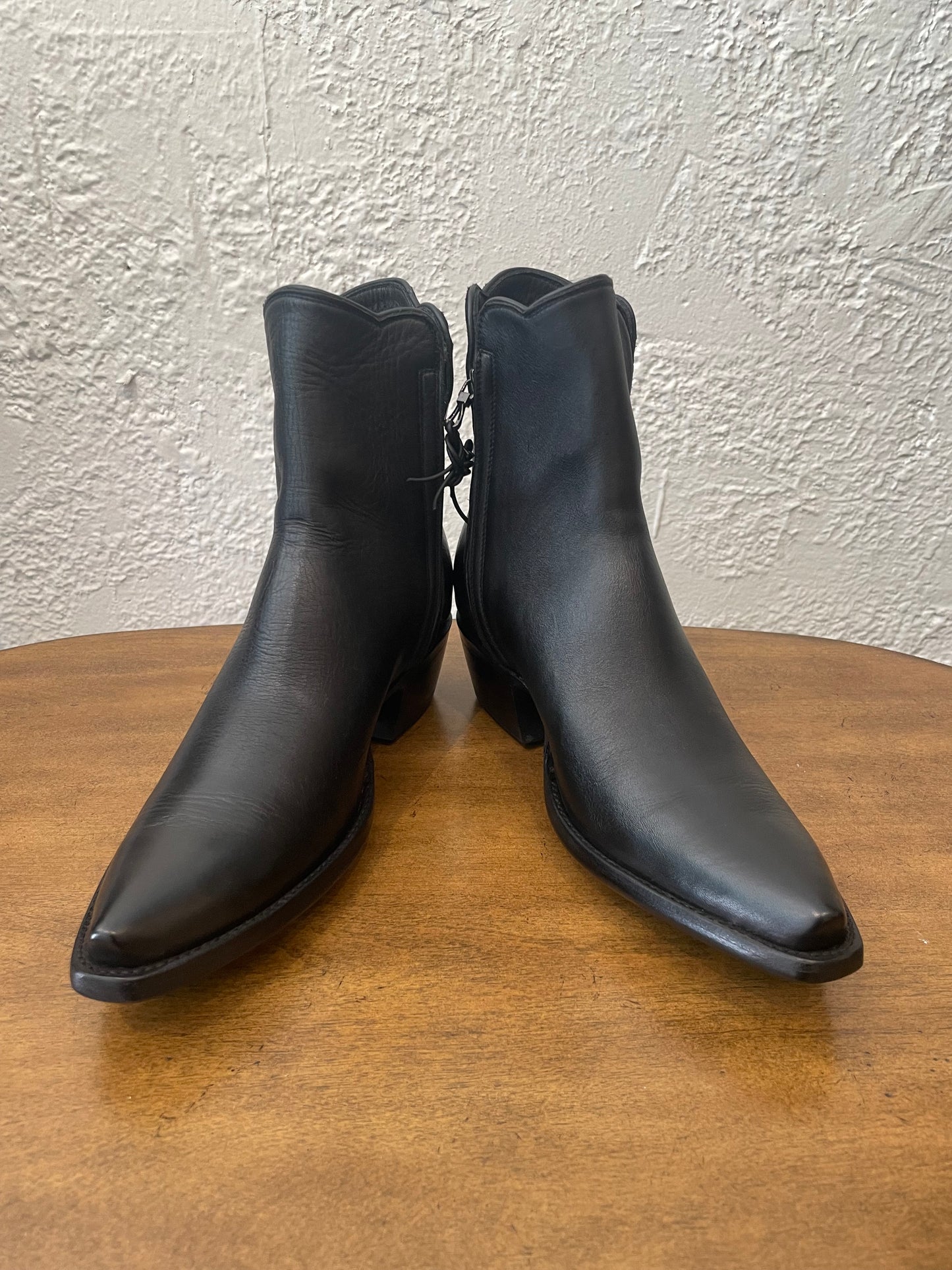 Calfskin Zip in Noir for Women
