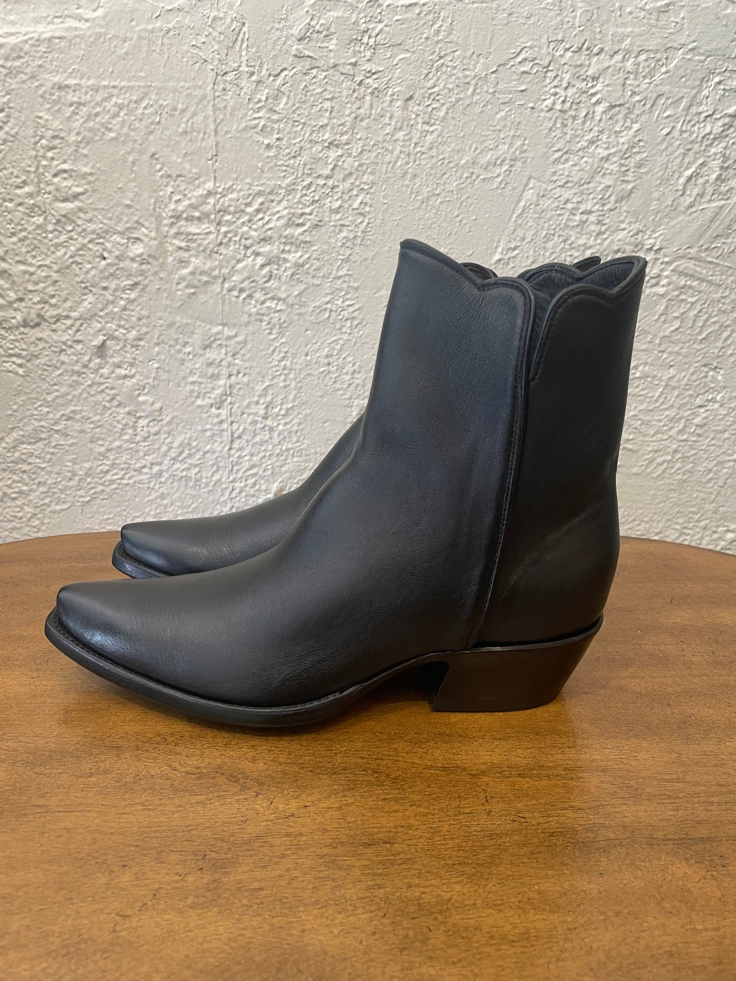 Calfskin Zip in Noir for Women