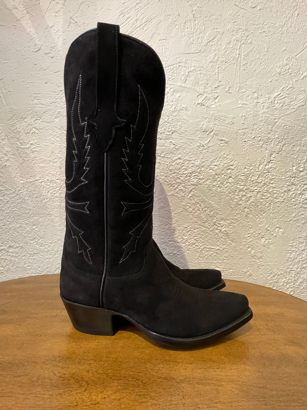 Suede Cowgirl in Noir