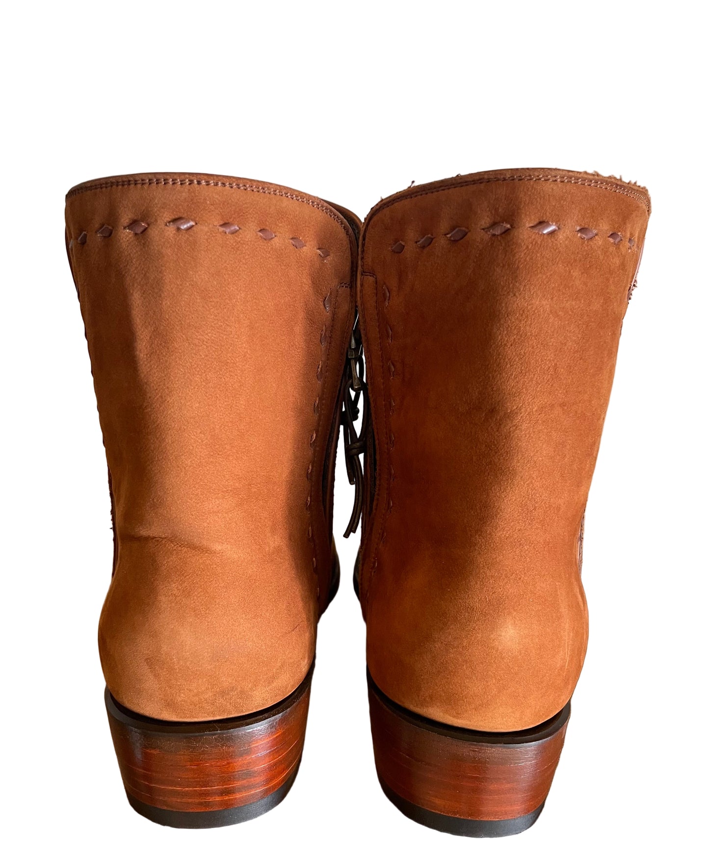 Nubuck Zip with Buckstitch in Cognac