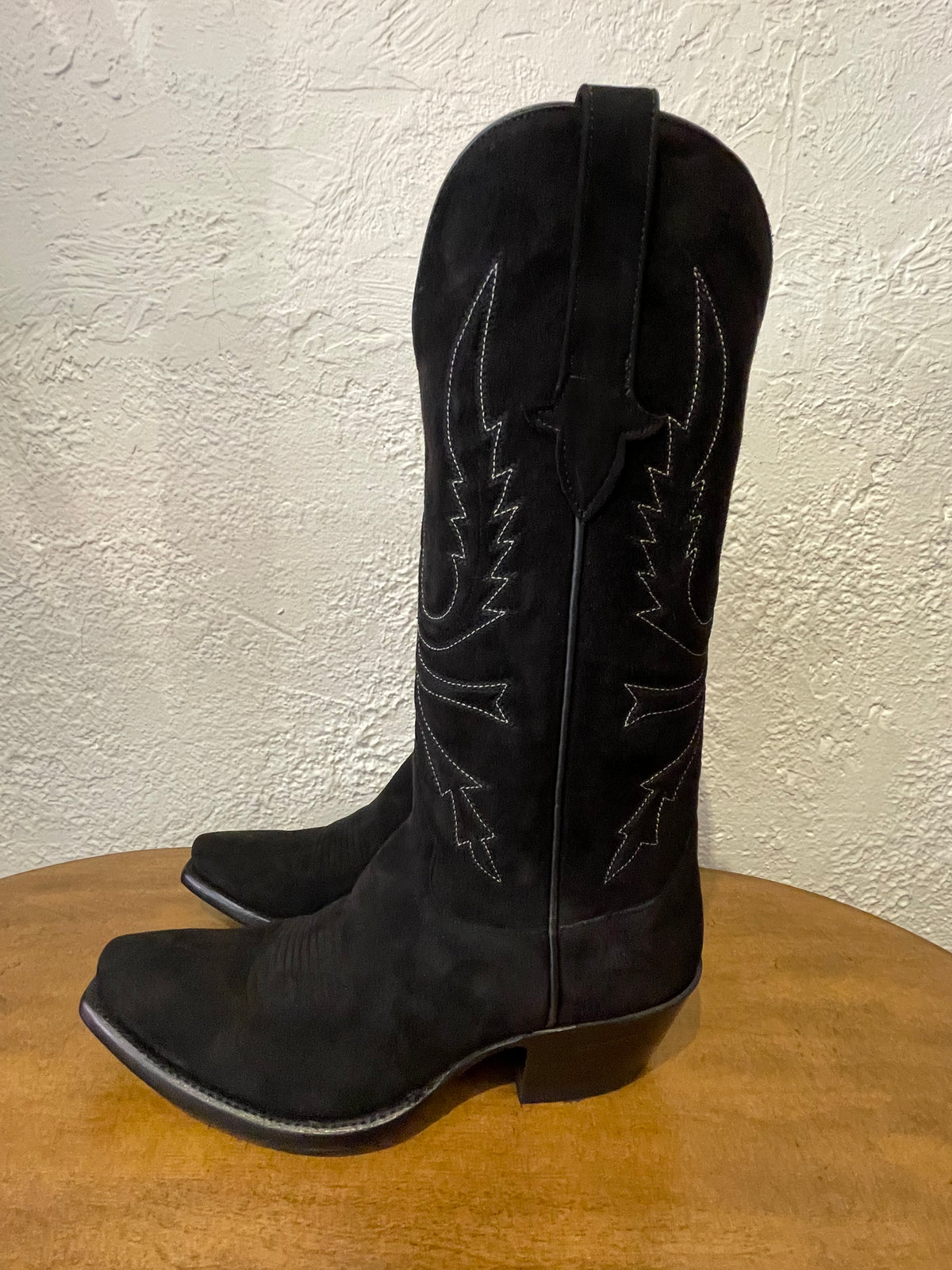 Suede Cowgirl in Noir