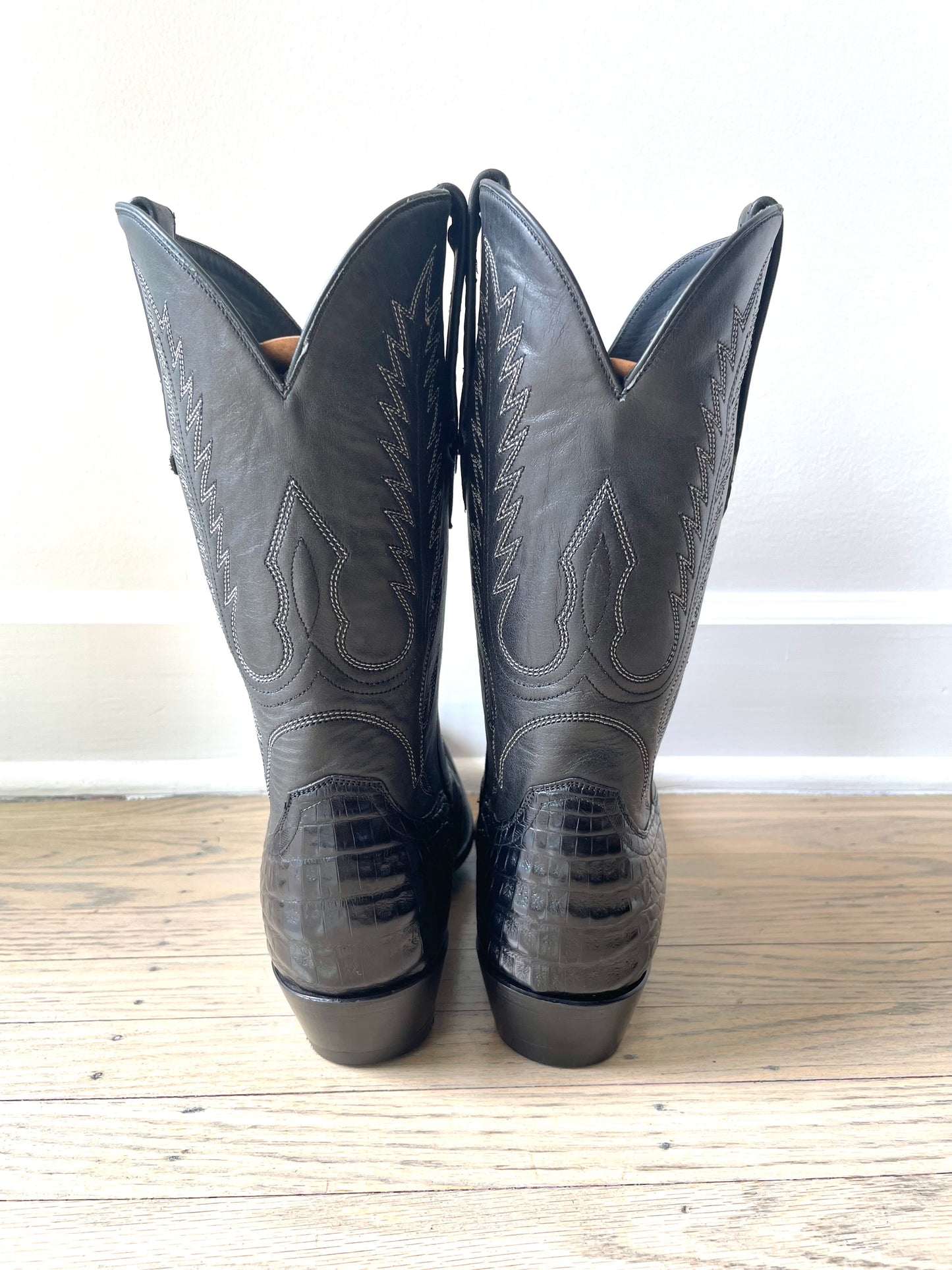 Caiman Belly Cowboy Boot in Noir