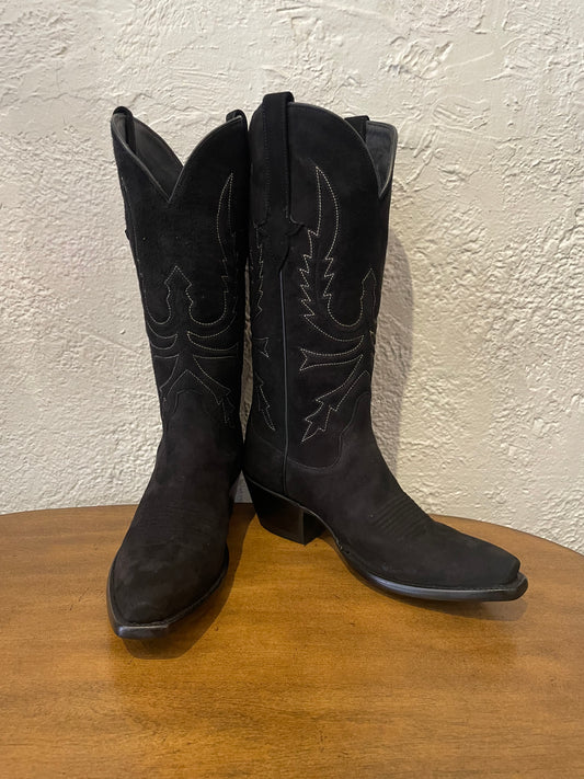 Suede Cowgirl in Noir