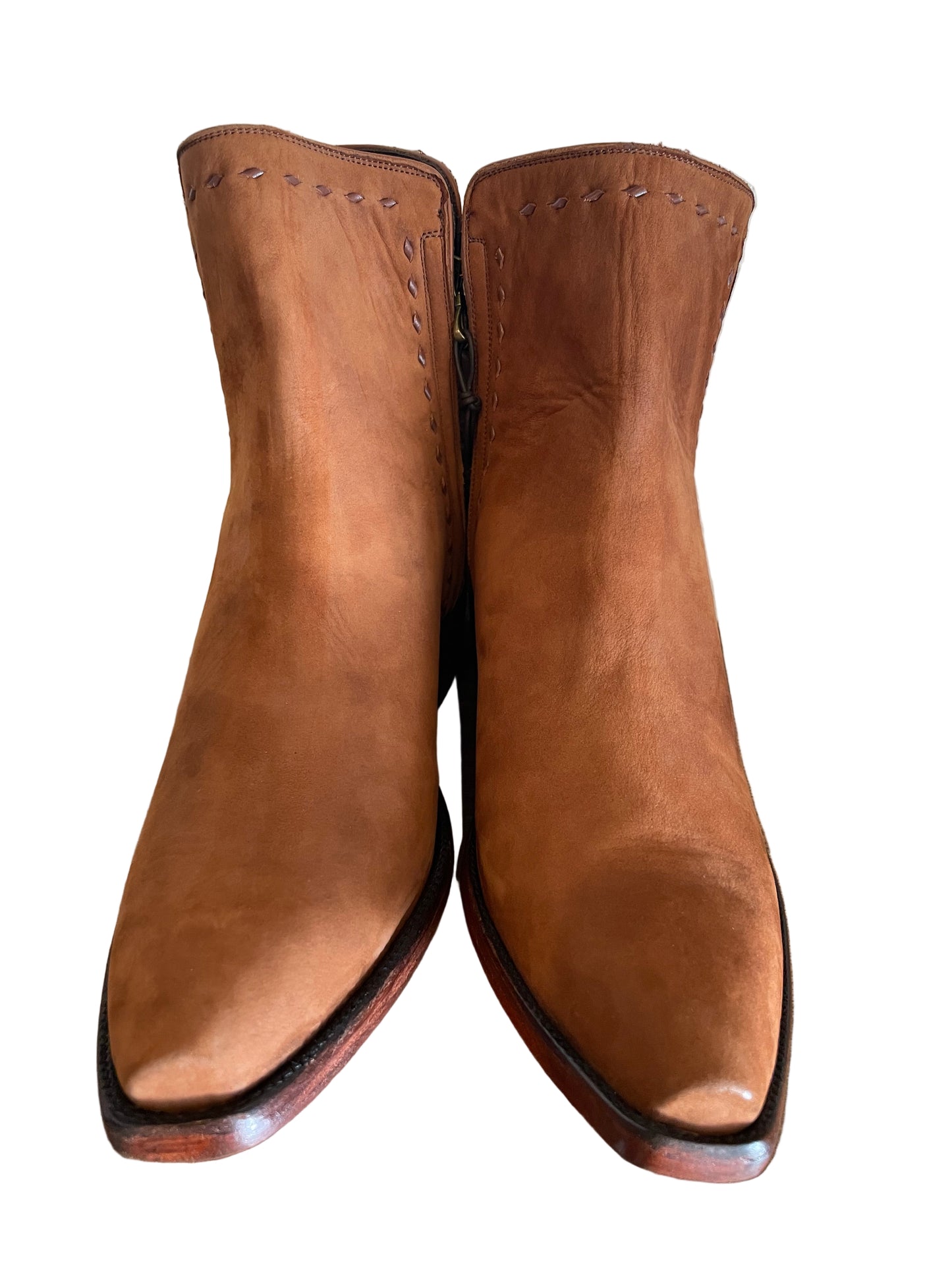 Nubuck Zip with Buckstitch in Cognac