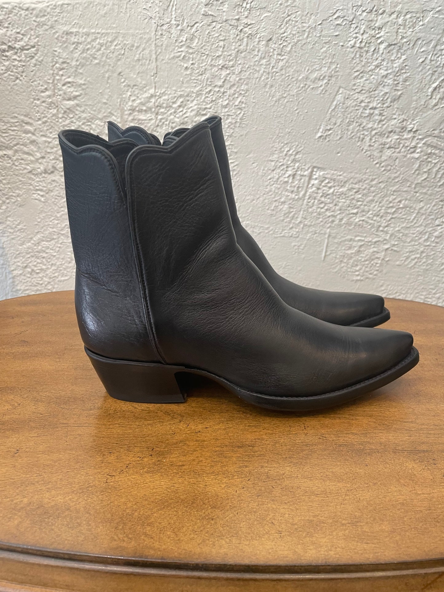 Calfskin Zip in Noir for Women