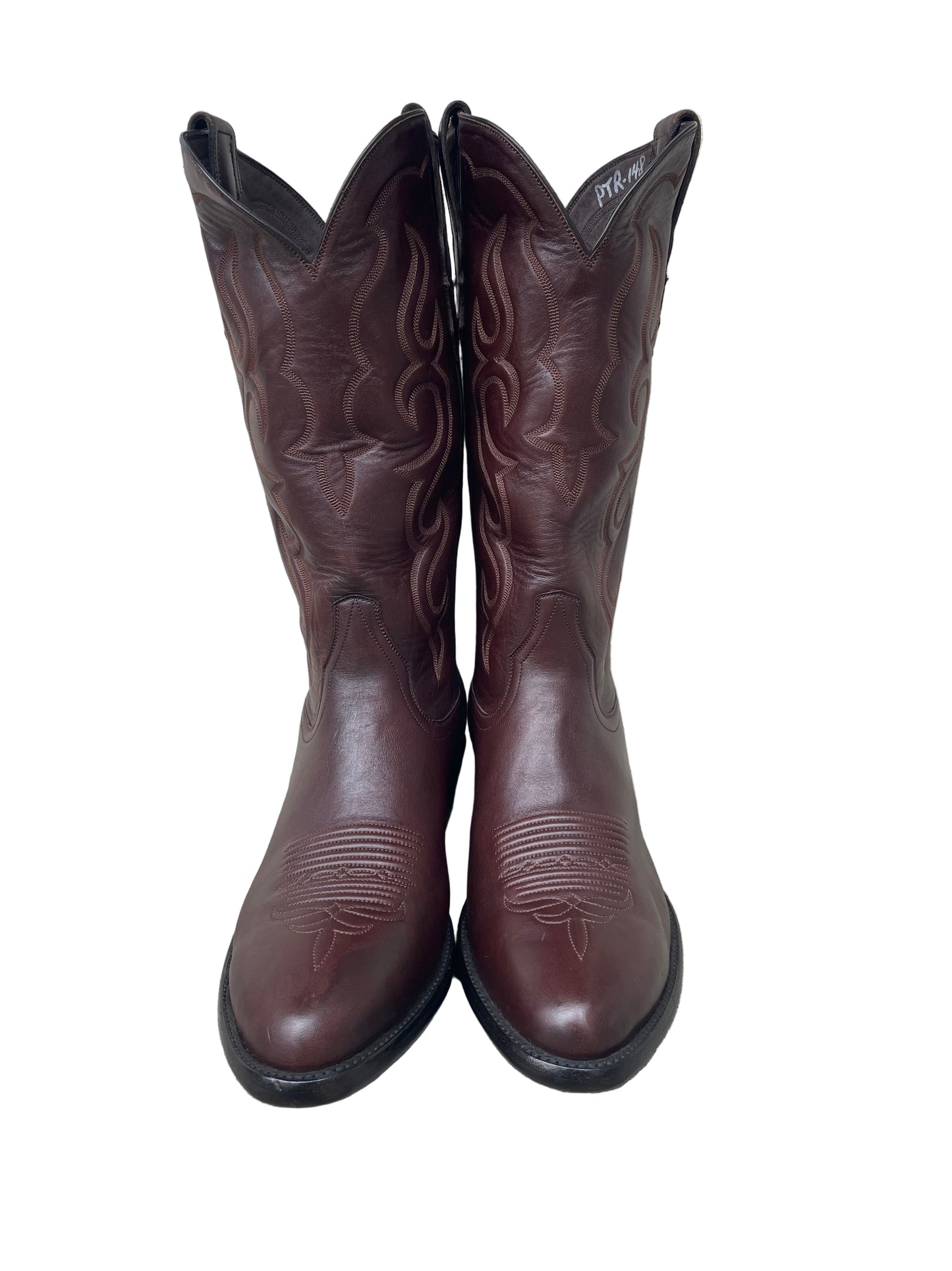 Classic Cowgirl in Sport Rust