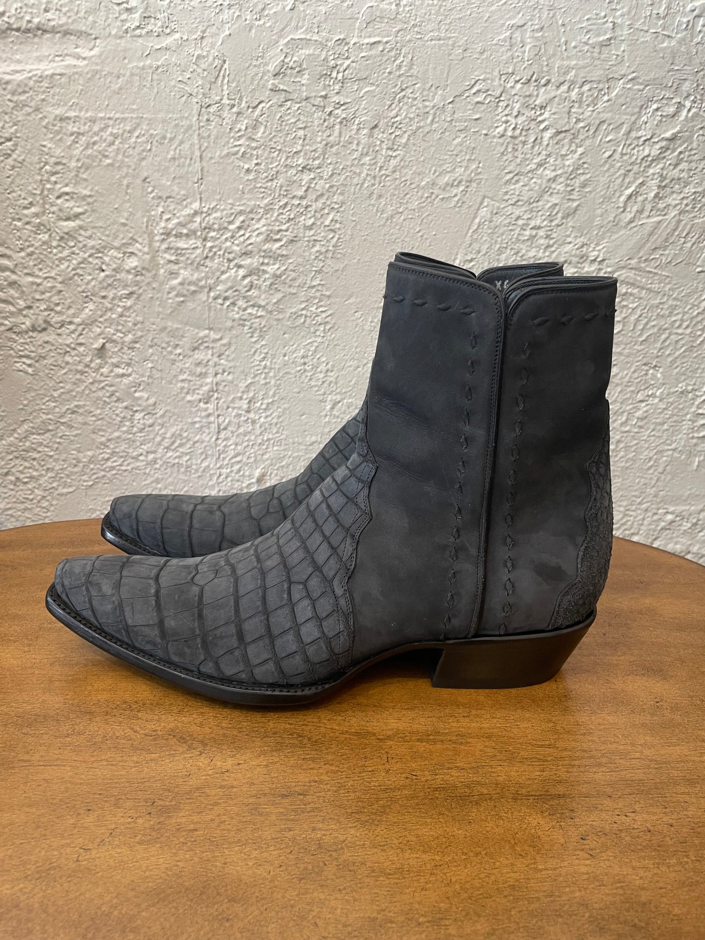 Nubuck Gator Belly with Matching Nubuck Calf Zip in Gray