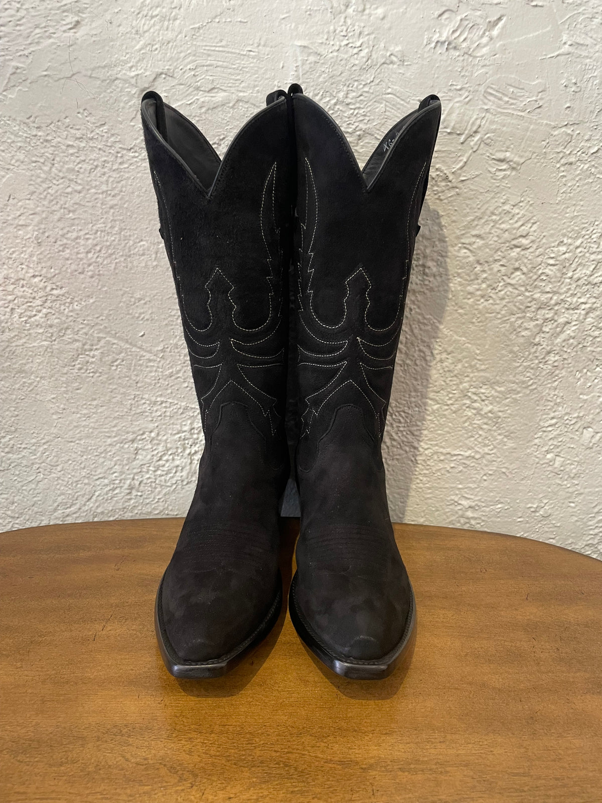 Suede Cowgirl in Noir