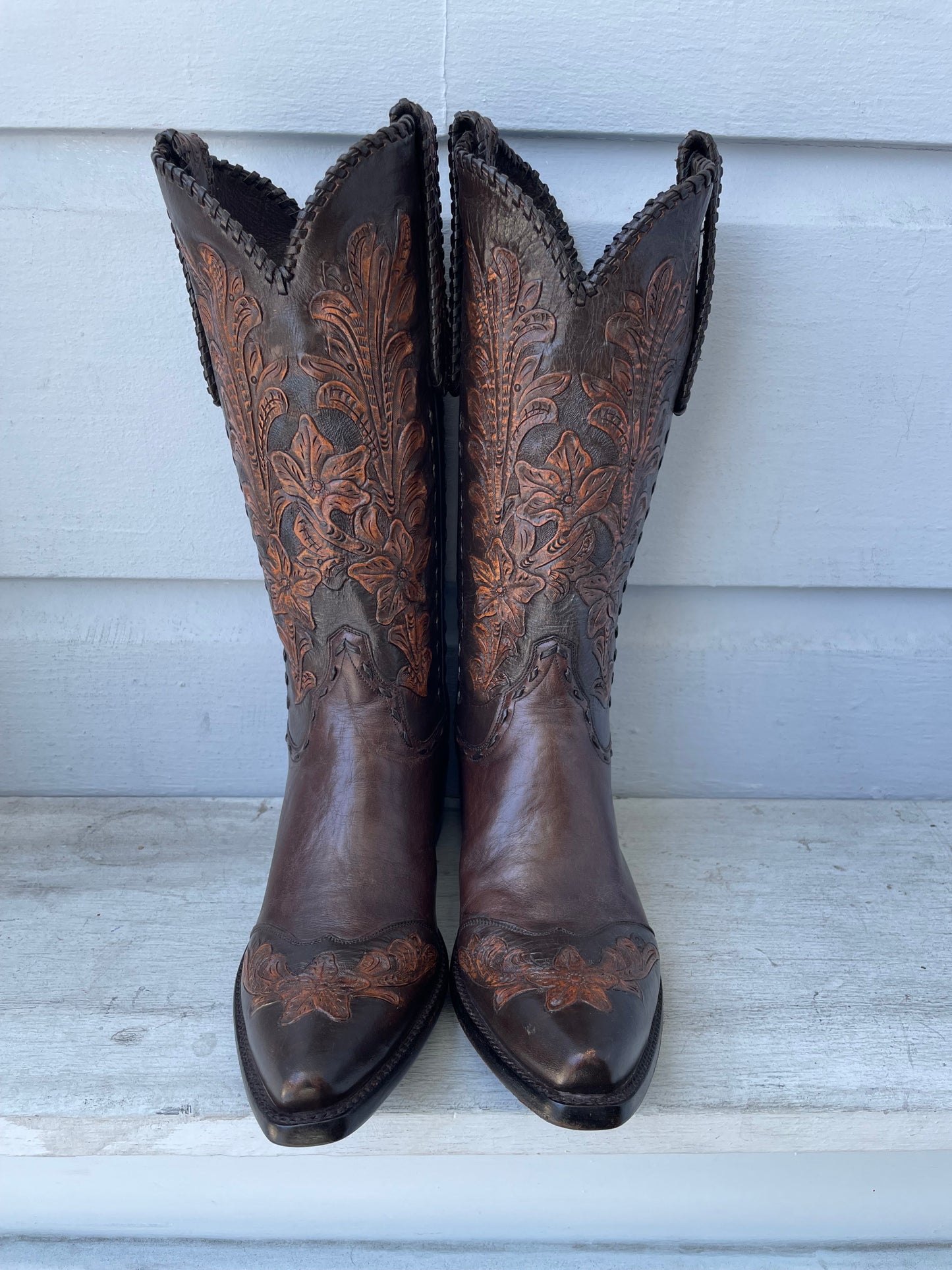 Fleurs Et Vignes Handtooled Cowgirl