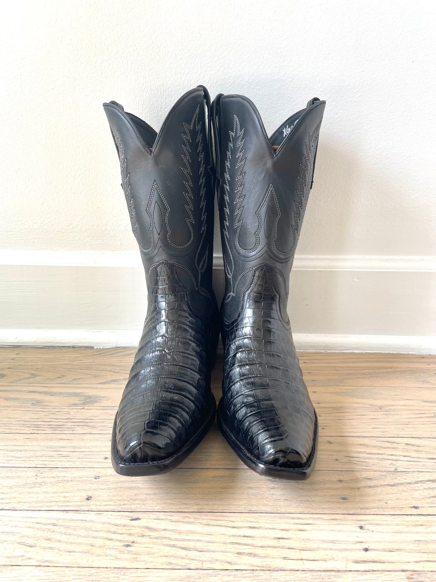 Caiman Belly Cowboy Boot in Noir