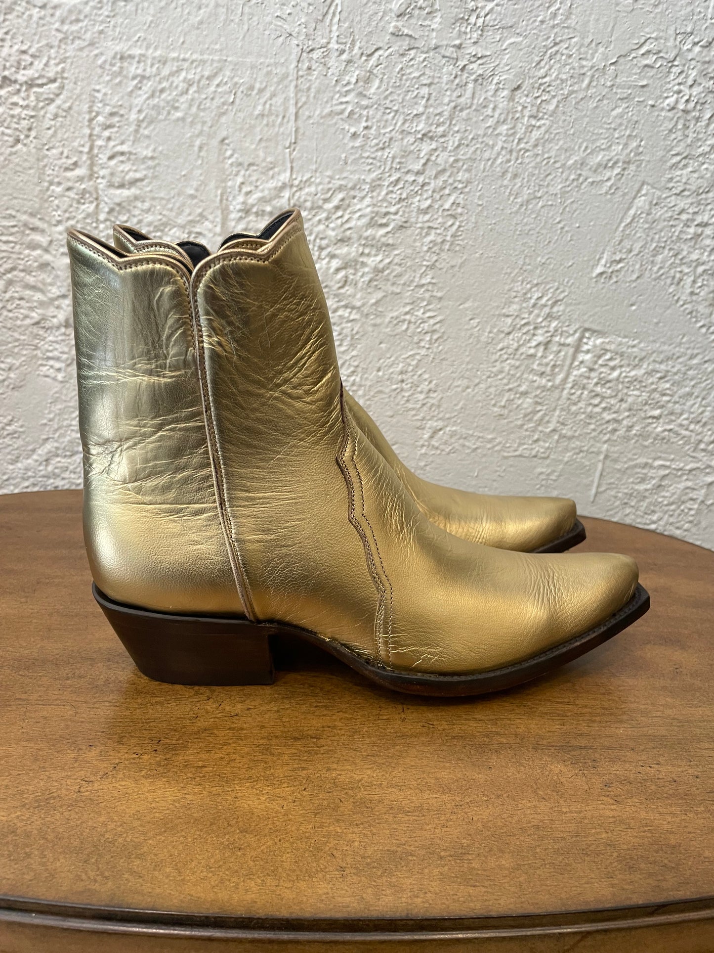 Women’s Calfskin Zip in Metallic Gold