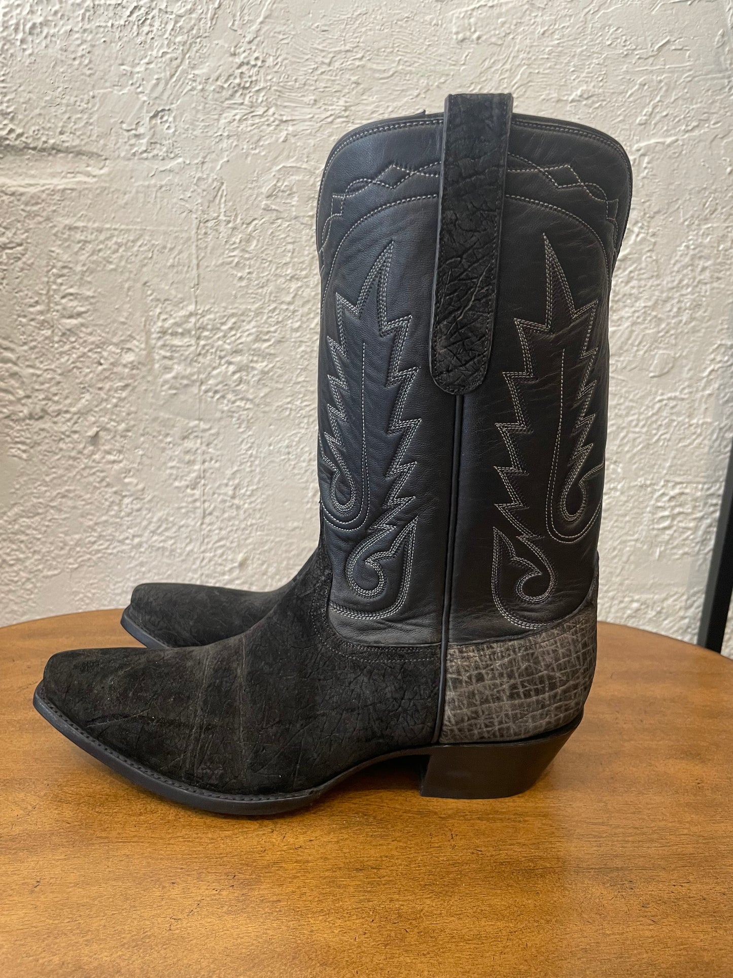 Hippo with Calfskin Western in Noir