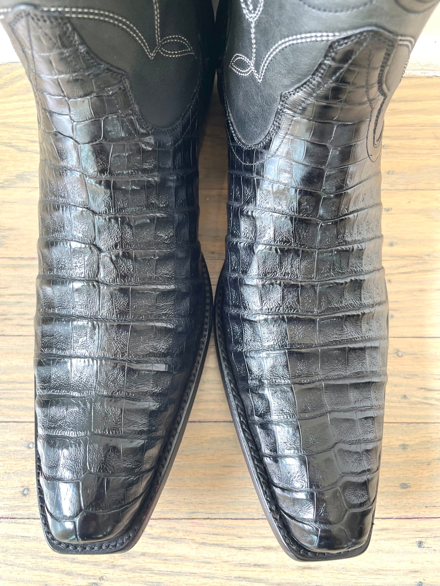 Caiman Belly Cowboy Boot in Noir