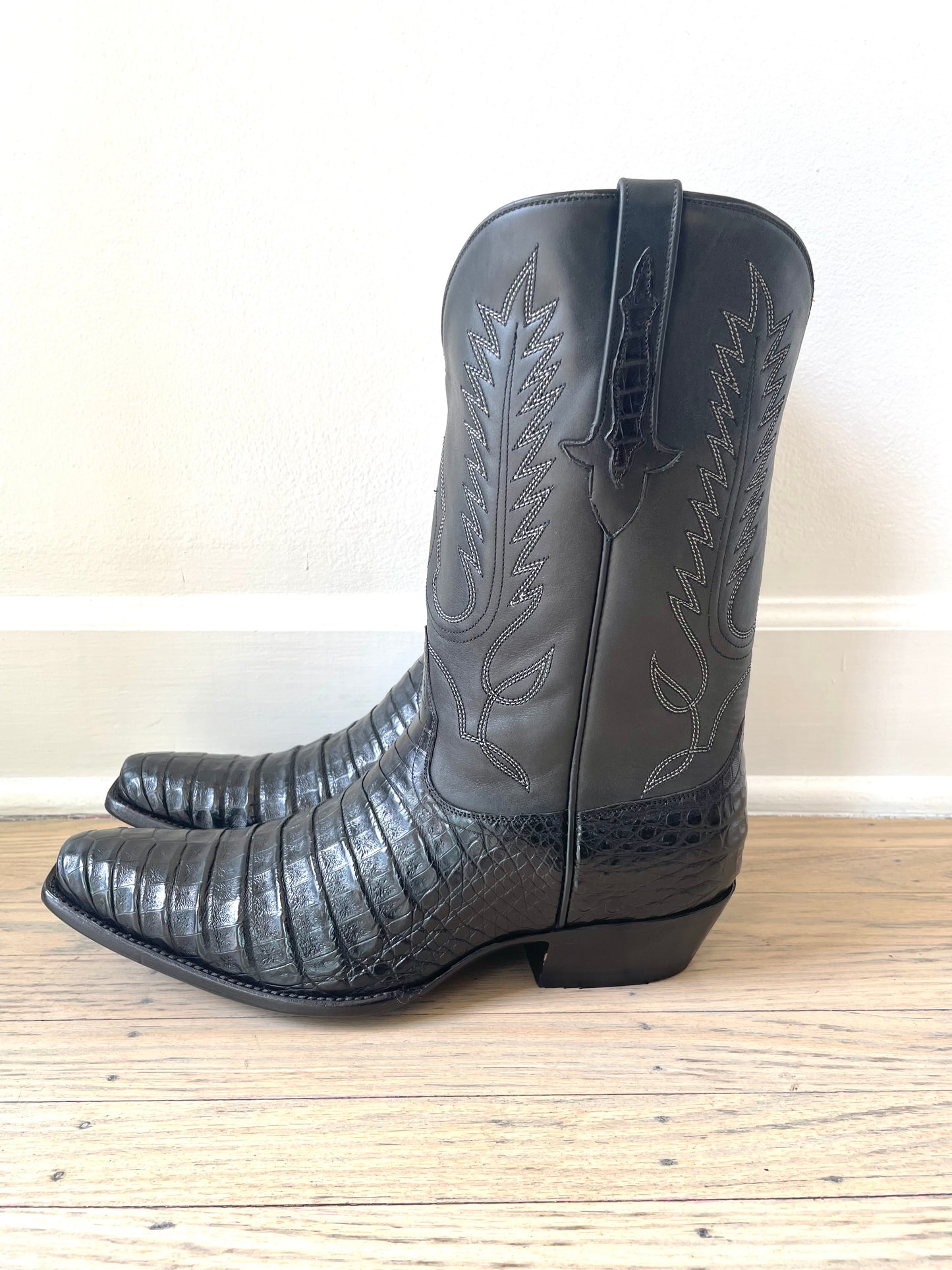 Caiman Belly Cowboy Boot in Noir