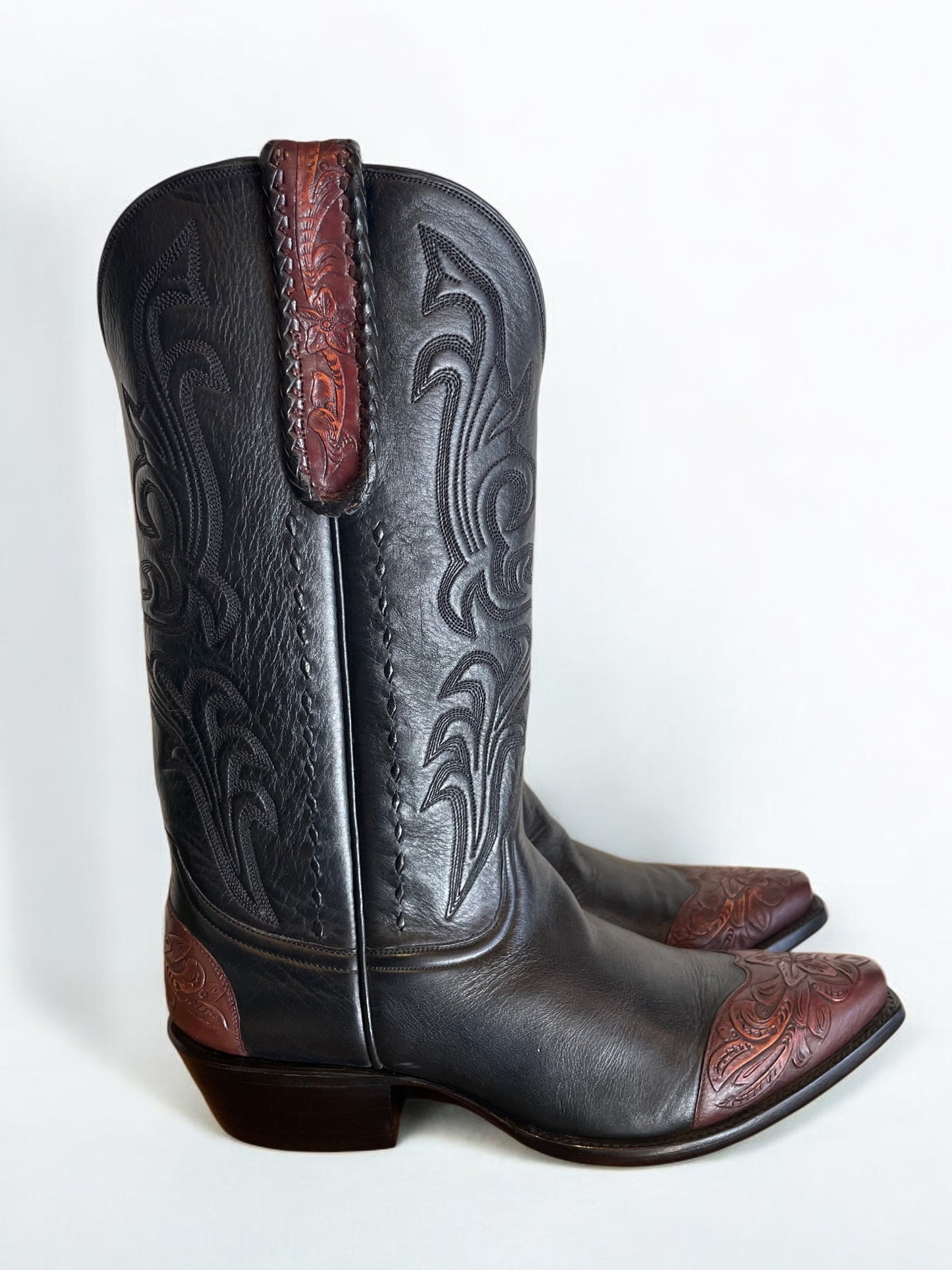 Water Buffalo Calf Western with Tooled Trim in Noir and Sport Rust