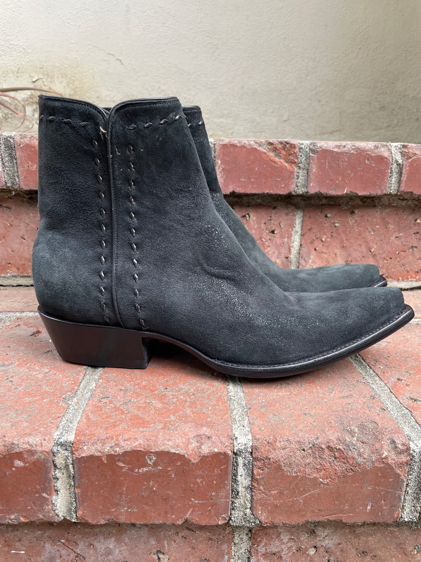 Aged Noir Lambsuede With Buckstitching