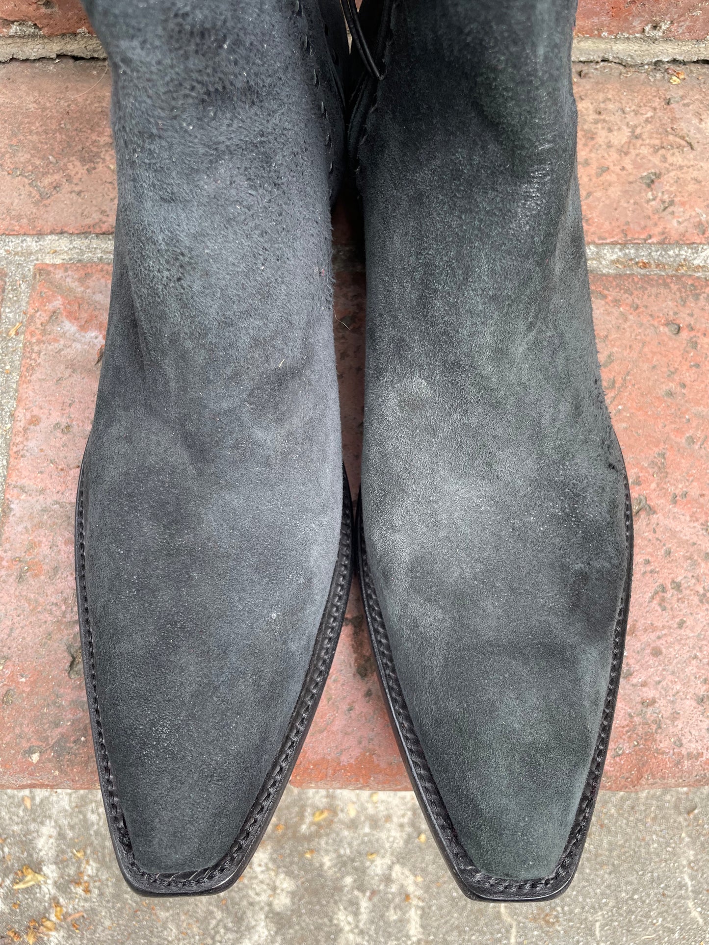Aged Noir Lambsuede With Buckstitching