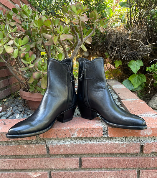 Femme Noir Water Buffalo Calf Zorro