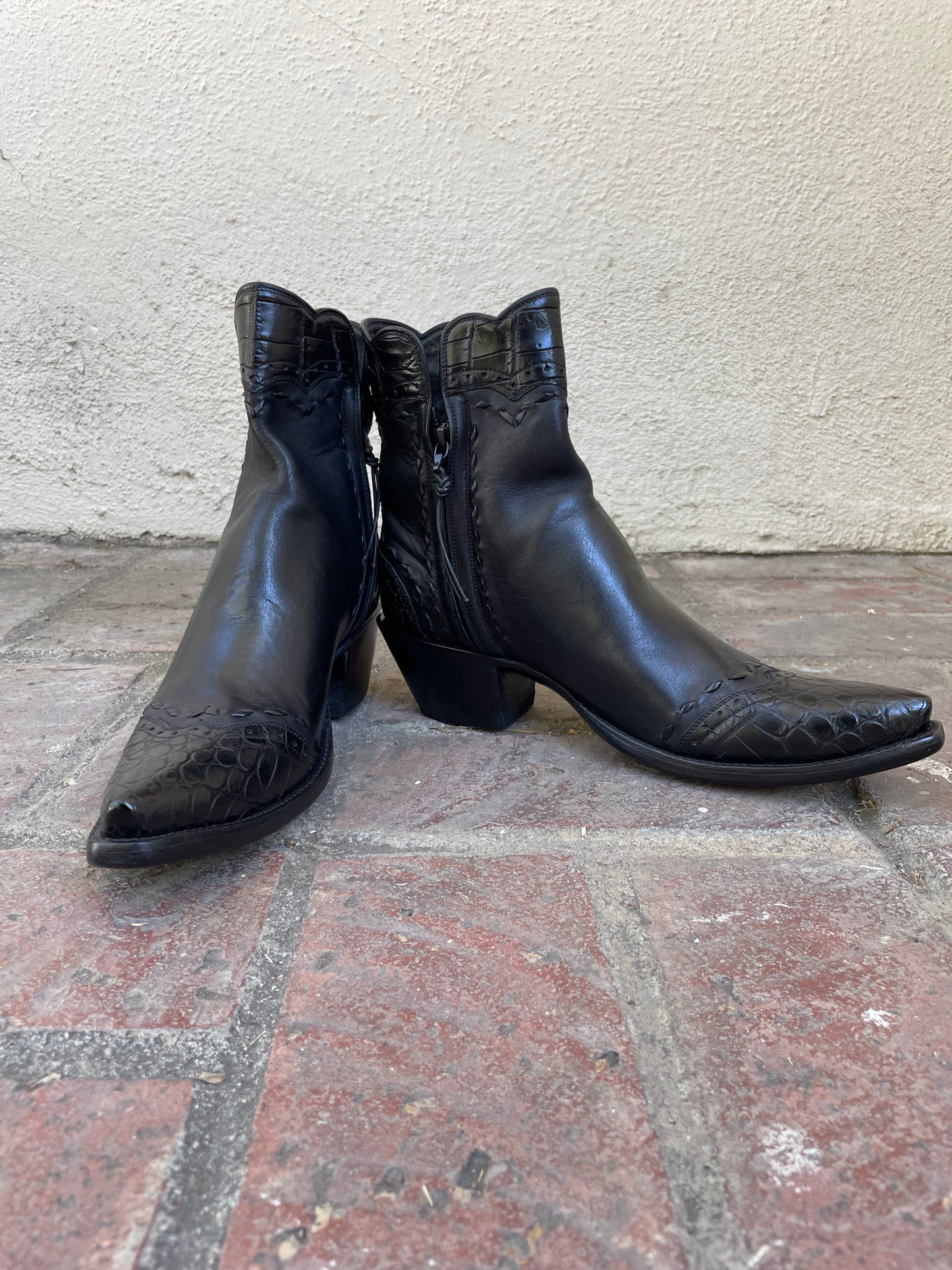 Noir Calfskin Et Alligator Trim With Buckstitch X Toe Zorro